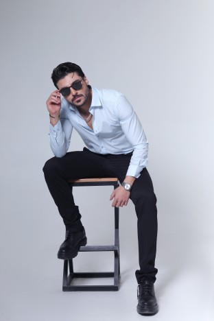پیراهن مردانه آستین بلند چهارخانه ریز آبی روشن